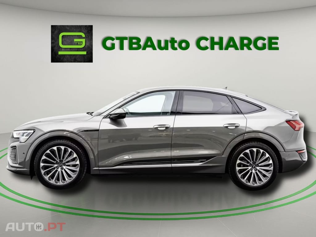 Audi Q8 E-Tron 55 S LINE BLACK 