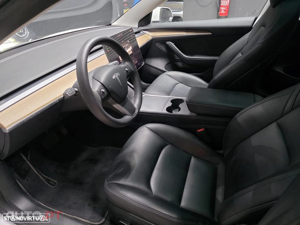 Tesla Model 3 Standard Range Plus RWD