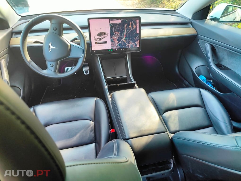 Tesla Model 3 Range plus 325 cv / 264€ mês