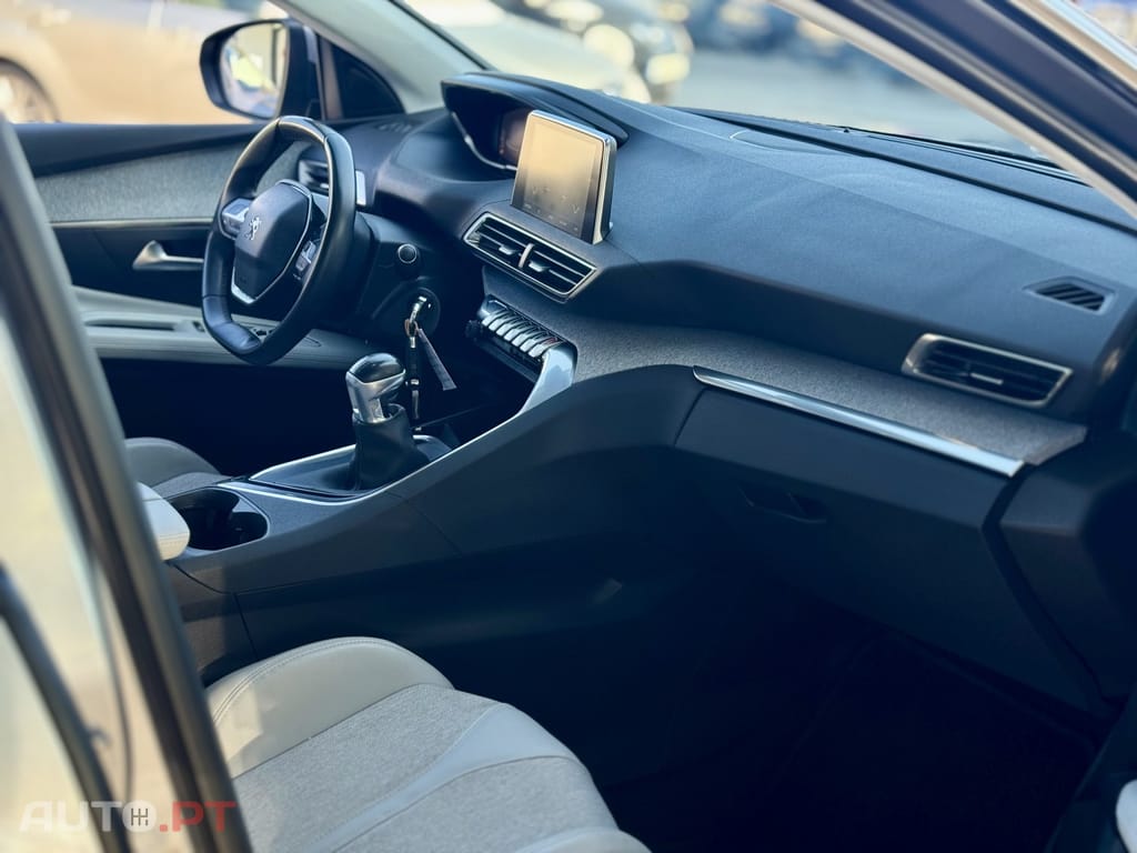 Peugeot 3008 1.5 BlueHDi Allure