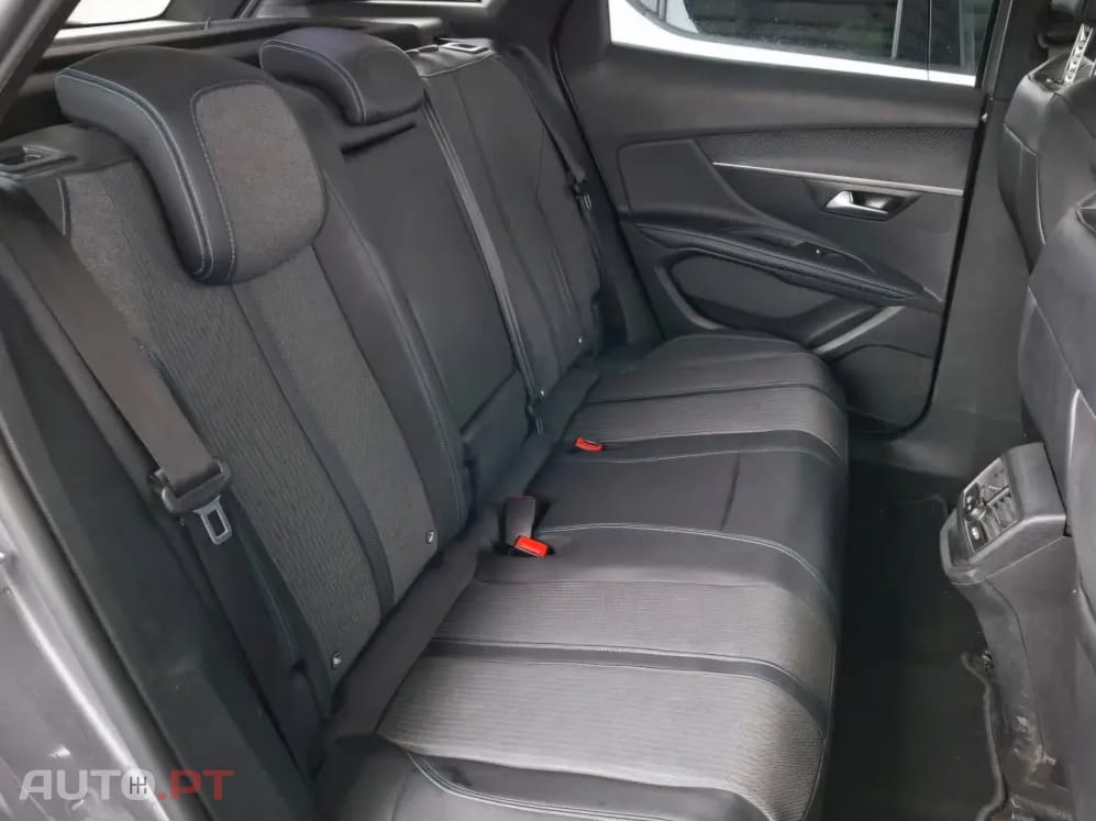 Peugeot 3008 1.6 Hybrid Allure e-EAT8