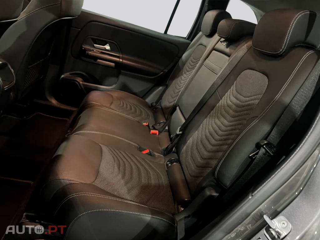Mercedes-Benz GLB 180 D I.V.A DEDUTIVEL