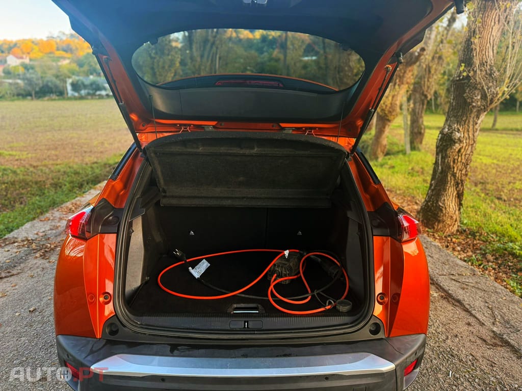 Peugeot E-2008 Style