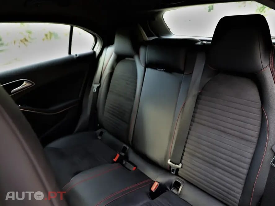 Mercedes-Benz A 180 d AMG Line