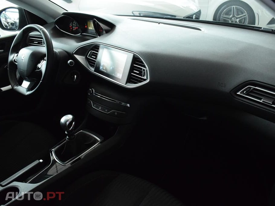 Peugeot 308 1.6 e-HDi Allure J17