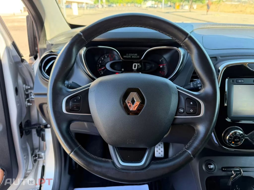 Renault Captur TCe 120 EDC Dynamique — fotografia 7