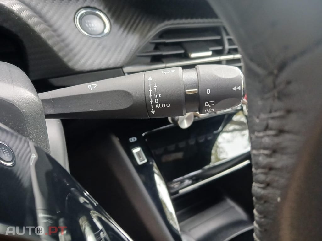 Peugeot E-2008 50 kWh Allure Pack