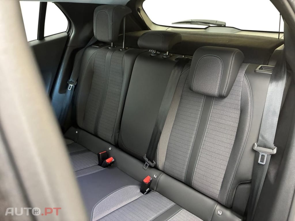 Peugeot 2008 1.2 PureTech Allure EAT8