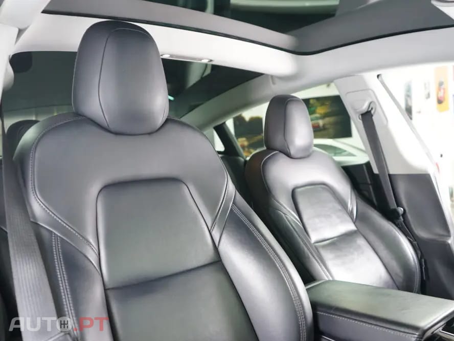Tesla Model 3 Standard Range Plus RWD