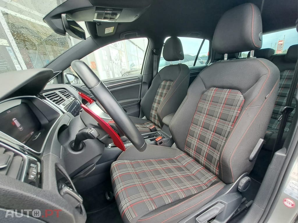 Volkswagen Golf 2.0 TSI GTI DSG Performance