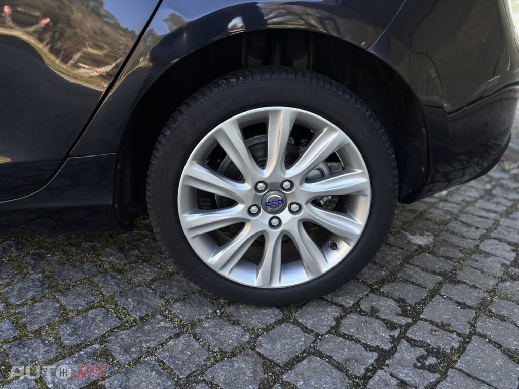 Volvo V40 1.6 D2 Momentum — fotografia 19