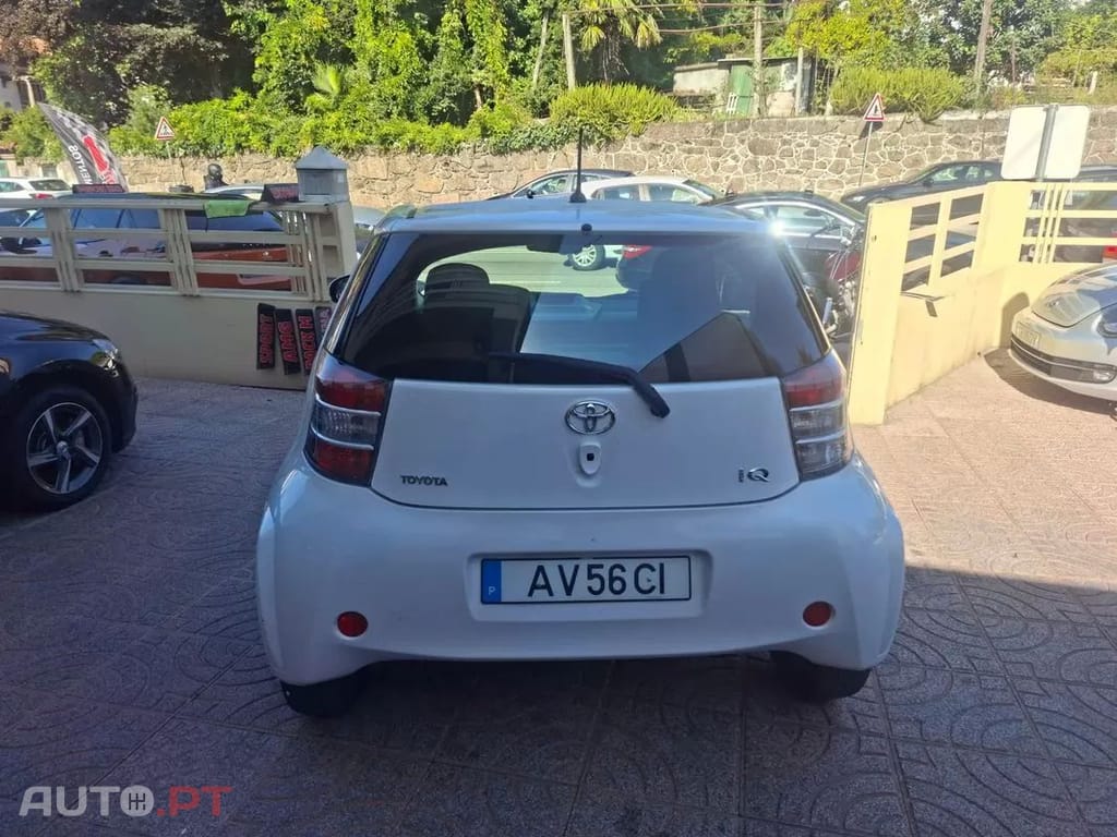 Toyota iQ 1.0 VVT-i 2 MultiDrive