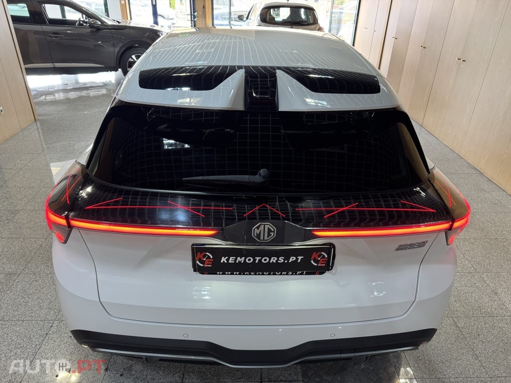 MG MG4 64 kWh Luxury