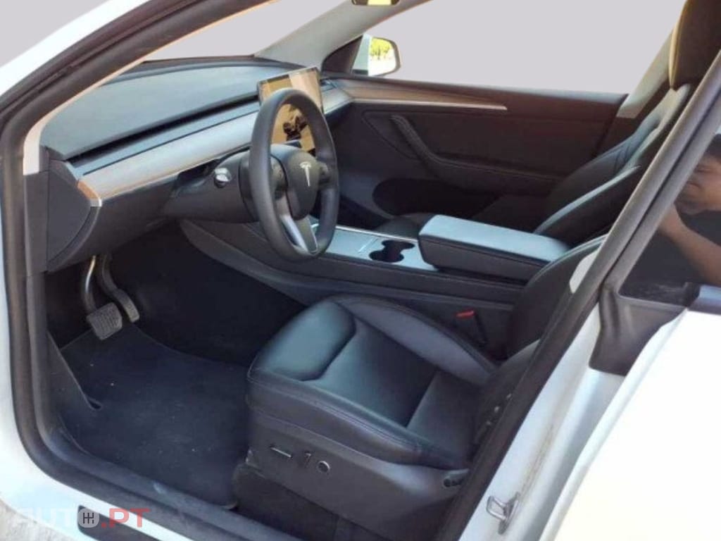 Tesla Model Y Long Range Dual Motor I.V.A DEDUTIVEL