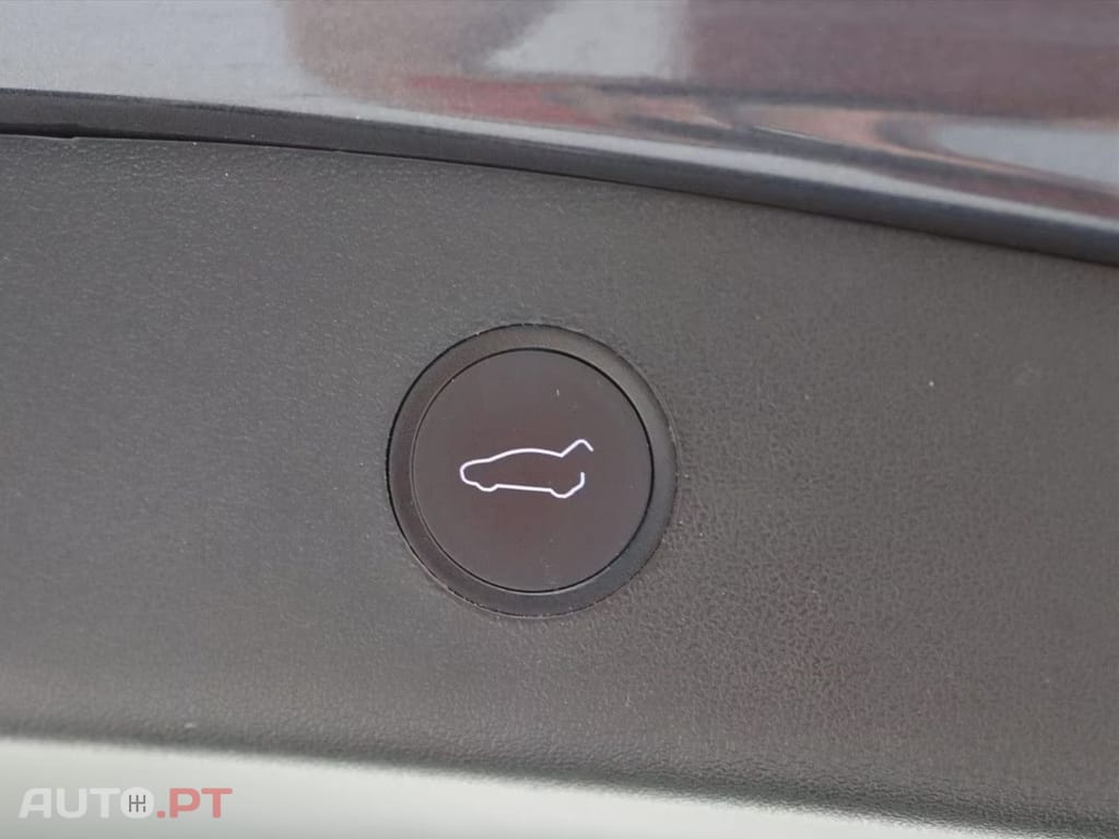 Tesla Model 3 Long-Range AWD I.V.A DEDUTÍVEL