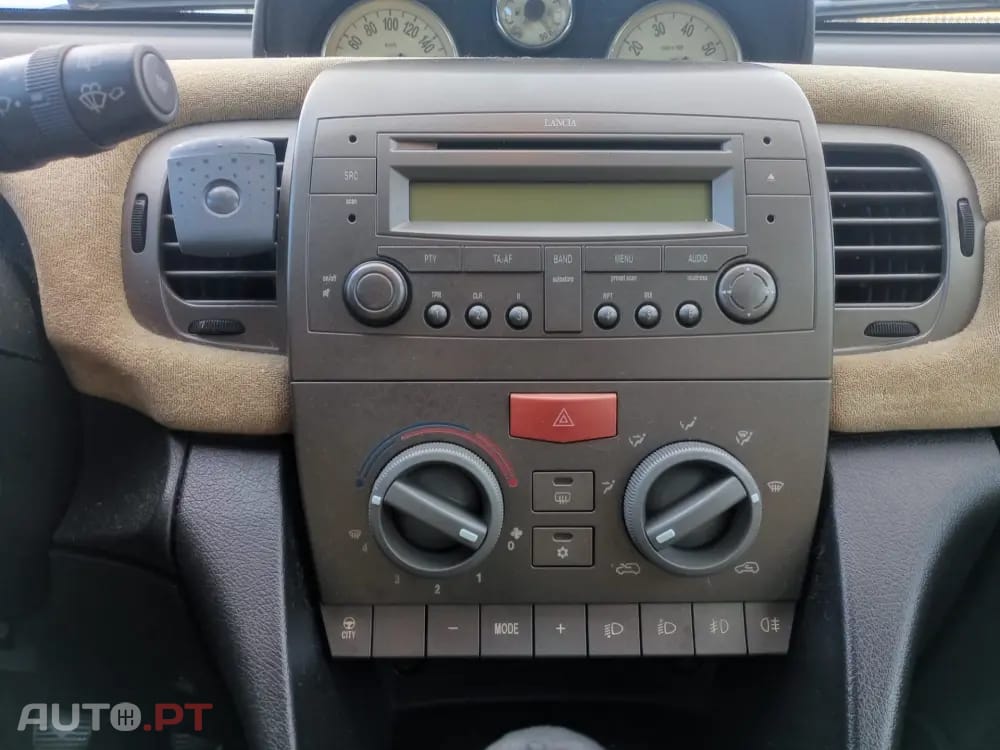 Lancia Ypsilon 1.2 16V Fashion