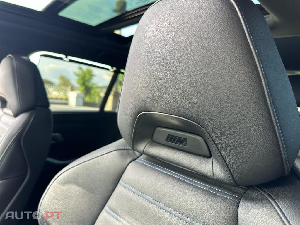 BMW 330 e Touring Pack Desportivo M Auto