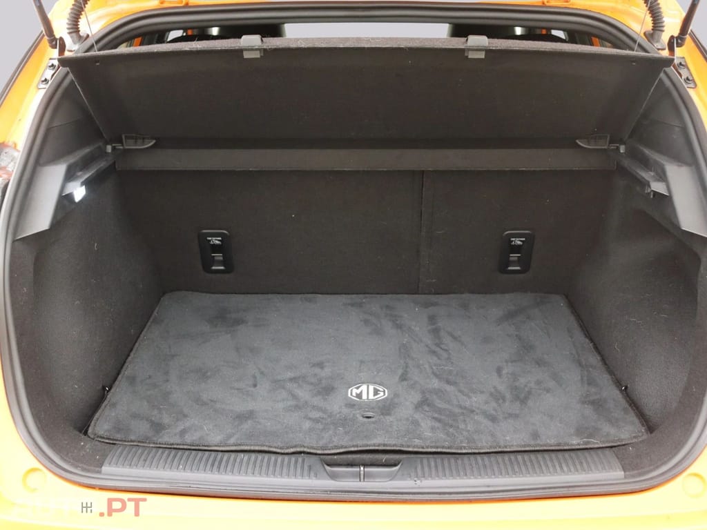 MG MG4 Luxury 64 kWh I.V.A DEDUTIVEL 