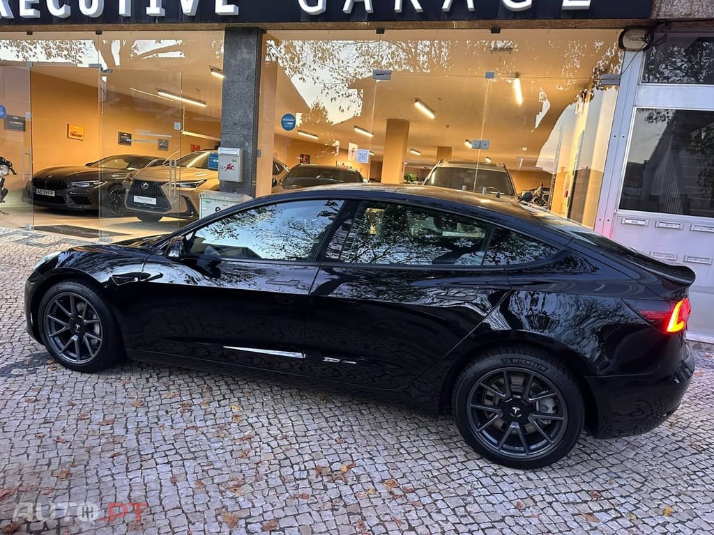 Tesla Model 3 Tração Traseira