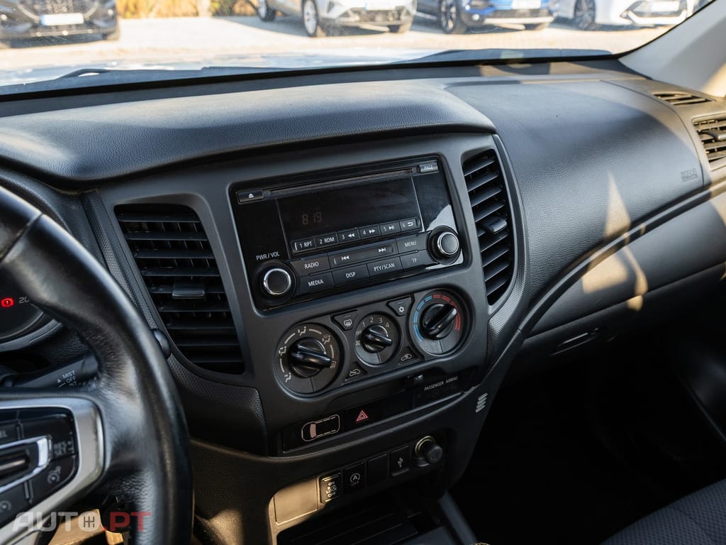 Mitsubishi L200 2.3 DI-D CD Invite 4WD
