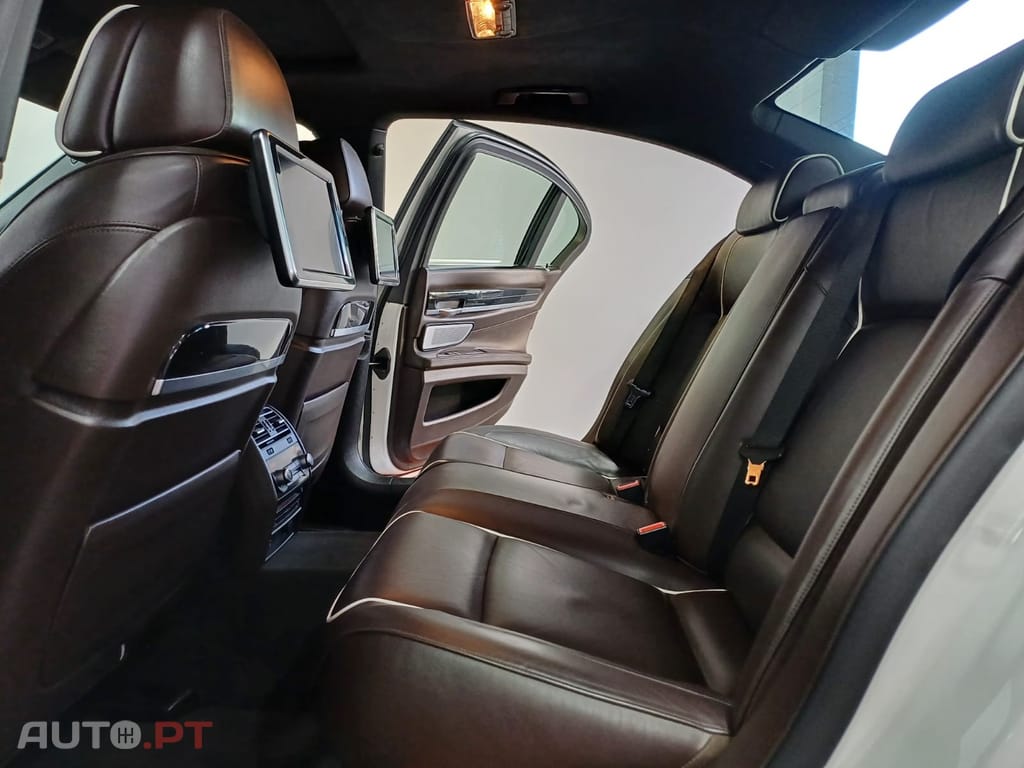 BMW 740 d xDrive Pack M