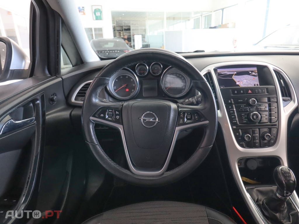 Opel Astra 1.6 CDTi Cosmo S/S J18