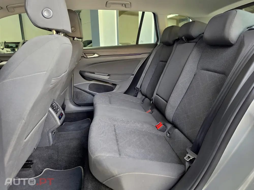 Volkswagen Golf Variant 1.0 eTSI OPF DSG Life