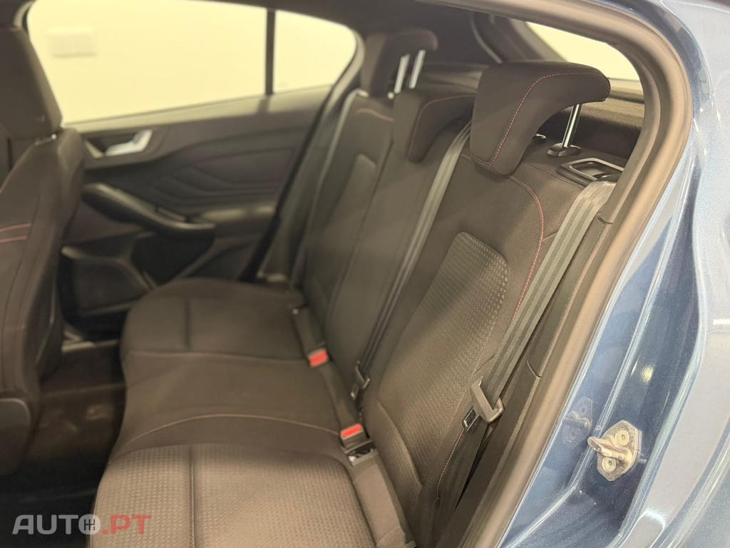 Ford Focus 1.0 EcoBoost MHEV ST-Line