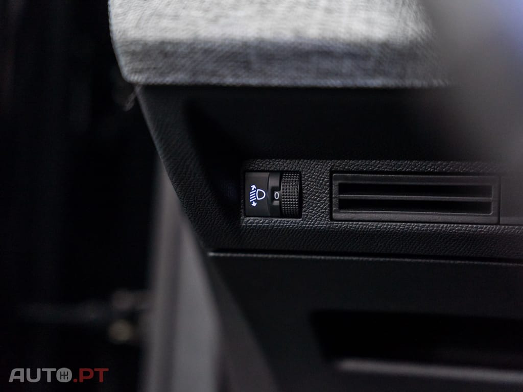 Peugeot 3008 1.2 Hybrid Allure e-DCS6