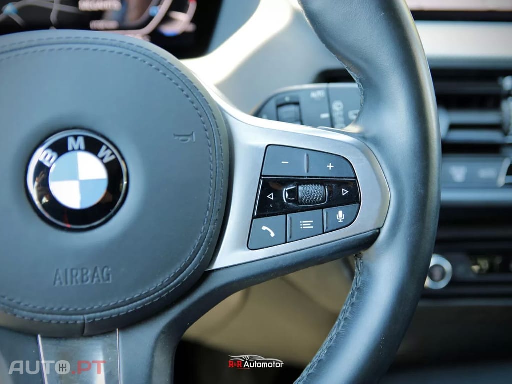 BMW 118 i Pack Desportivo M Auto
