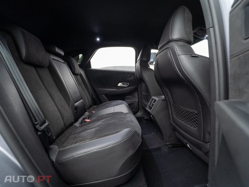 DS DS7 Crossback E-Tense Performance Line EAT8