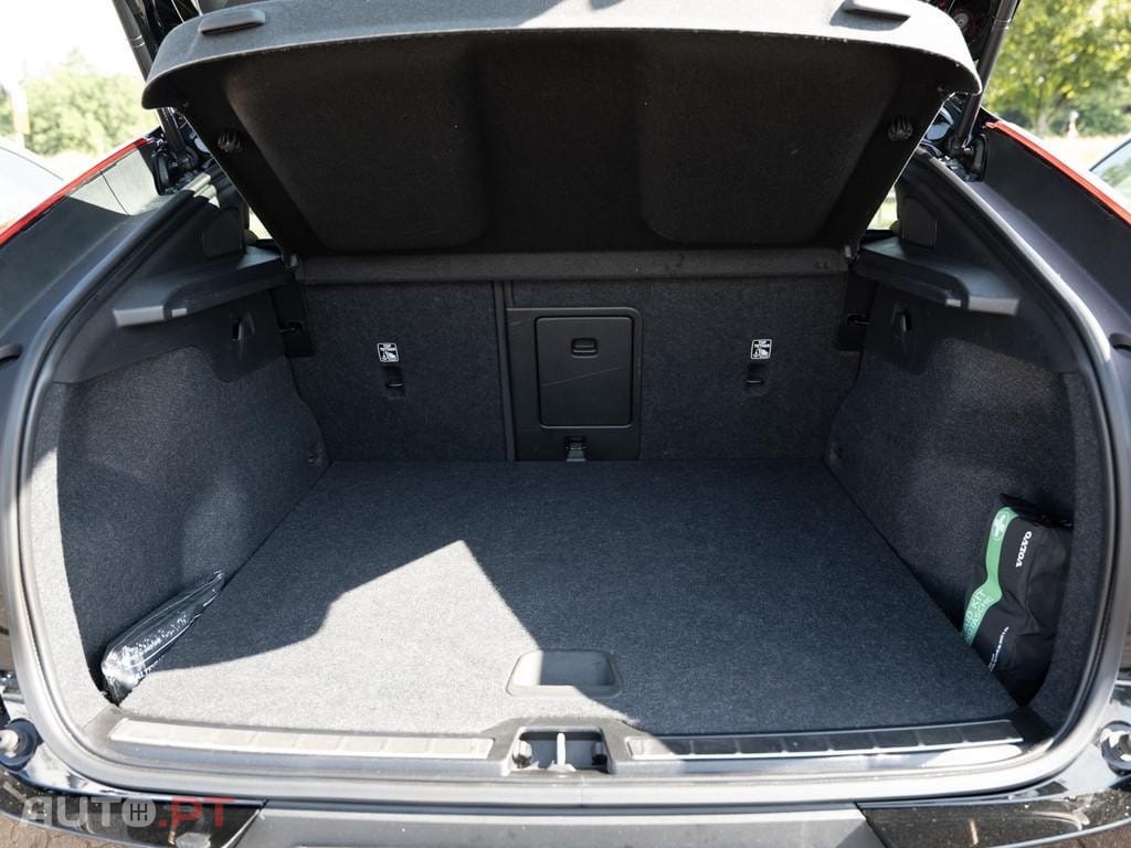 Volvo C40 Recharge Core