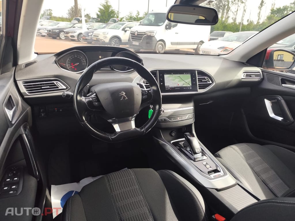 Peugeot 308 1.5 BlueHDi Allure EAT8