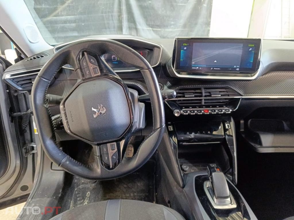 Peugeot E-2008 50 kWh Allure Pack