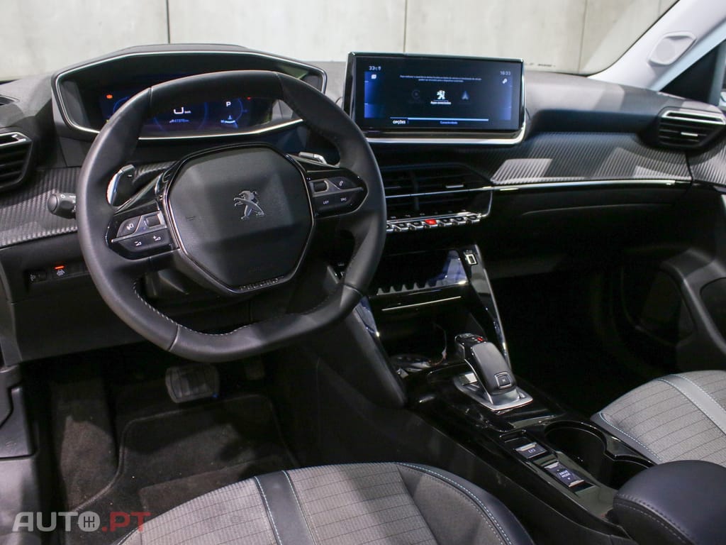 Peugeot 2008 1.2 PureTech Allure EAT8