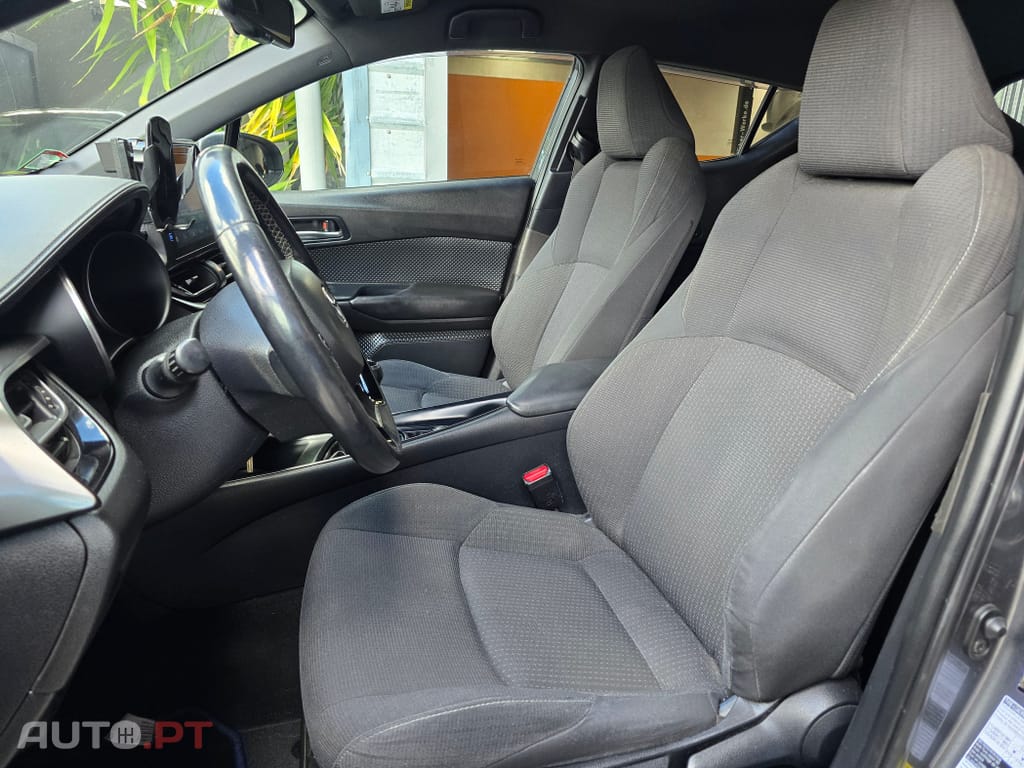 Toyota C-HR 1.2T Comfort