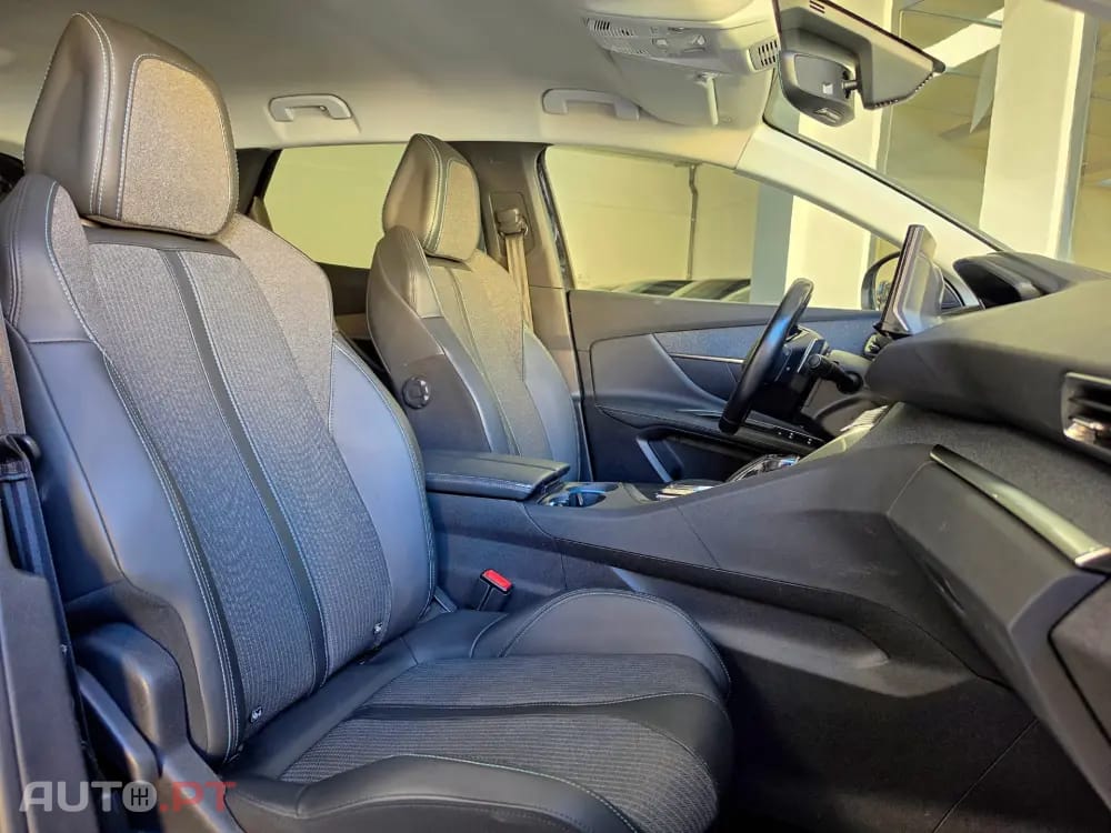 Peugeot 3008 1.6 Hybrid Allure e-EAT8