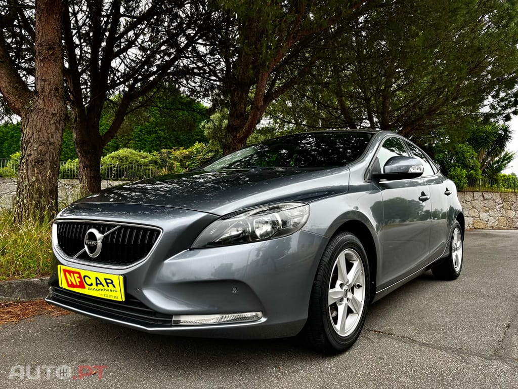 Volvo V40 D2