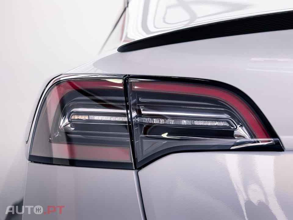 Tesla Model 3 Standard Range Plus RWD