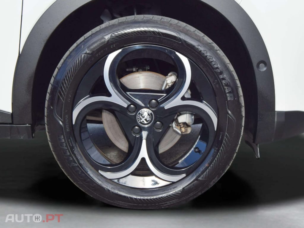 Alfa Romeo Junior 1.2 Speciale eDCT6
