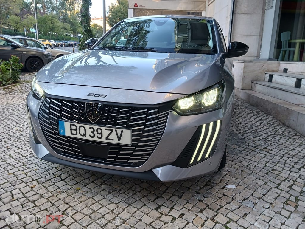 Peugeot 208 1.2 Hybrid Allure e-DCS6