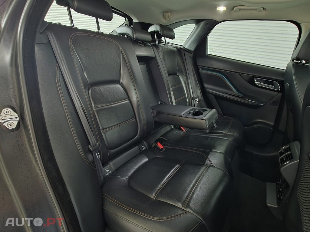 Jaguar F-Pace 2.0 i4D R-Sport