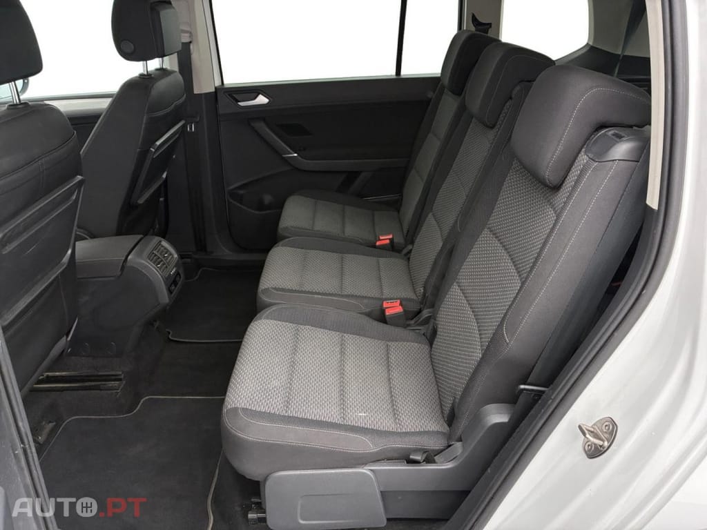 Volkswagen Touran 2.0 TDi Lounge Business DSG