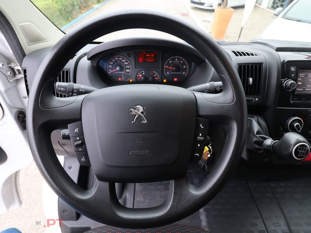 Peugeot Boxer 2.0 BlueHDi 330 L2H2 Premium