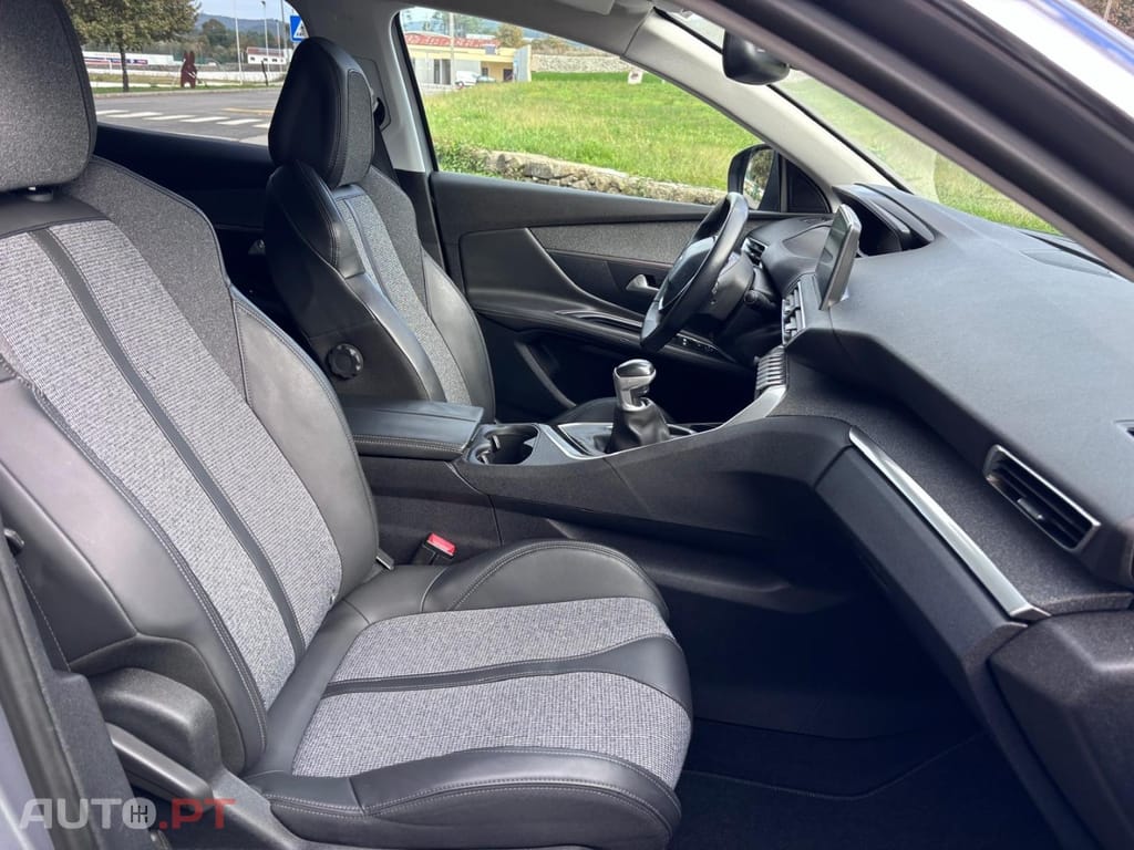 Peugeot 3008 1.5 BlueHDi Allure Pack