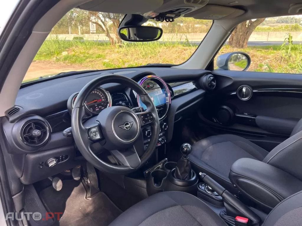 MINI Cooper Premium First Essential