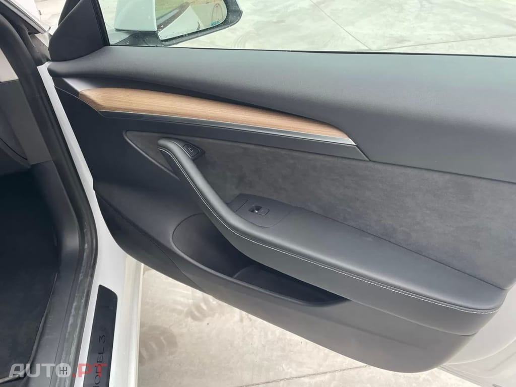 Tesla Model 3 RWD