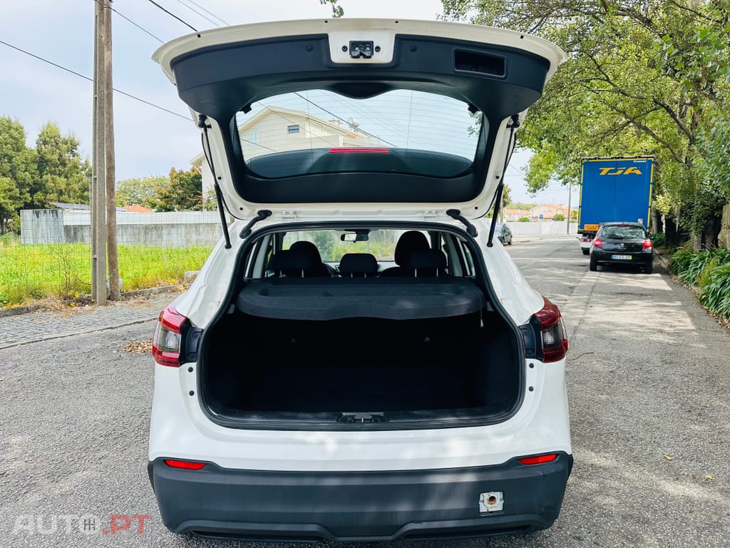 Nissan Qashqai 1.3 DIG-T Business Edition