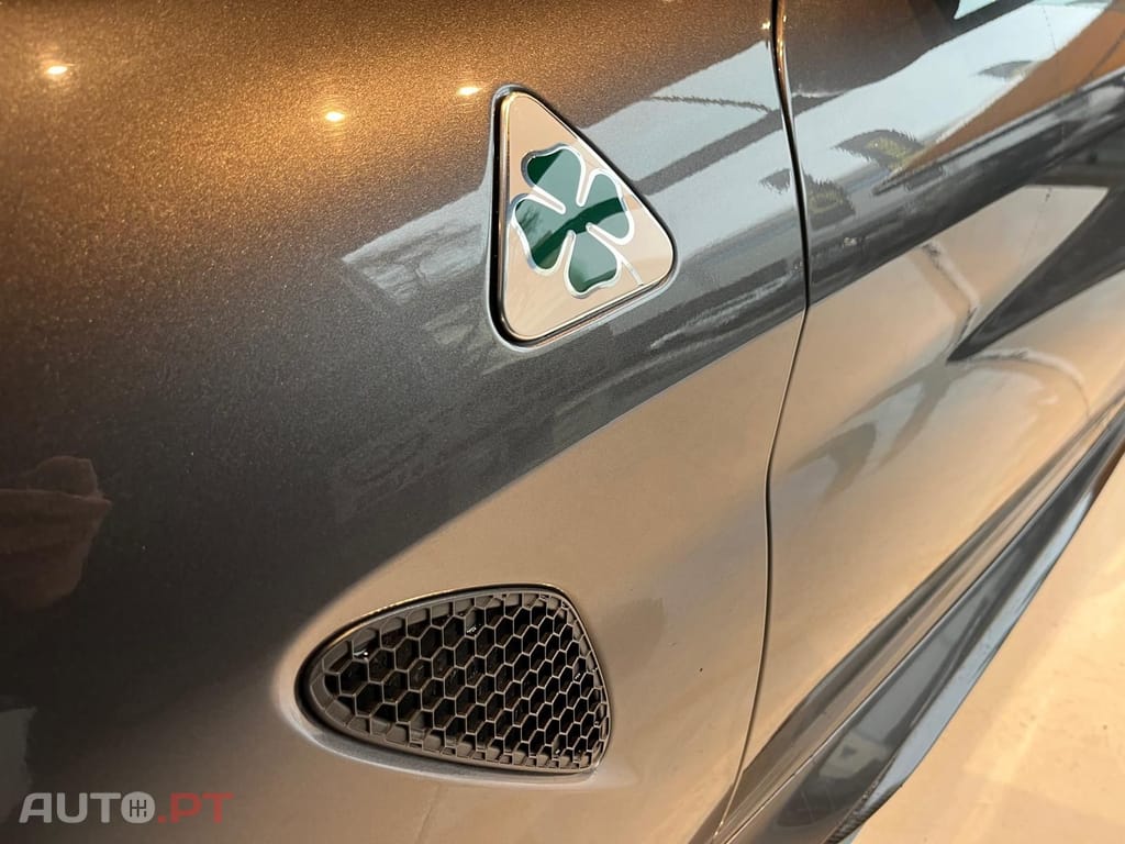 Alfa Romeo Giulia Quadrifoglio bi-turbo 510cv