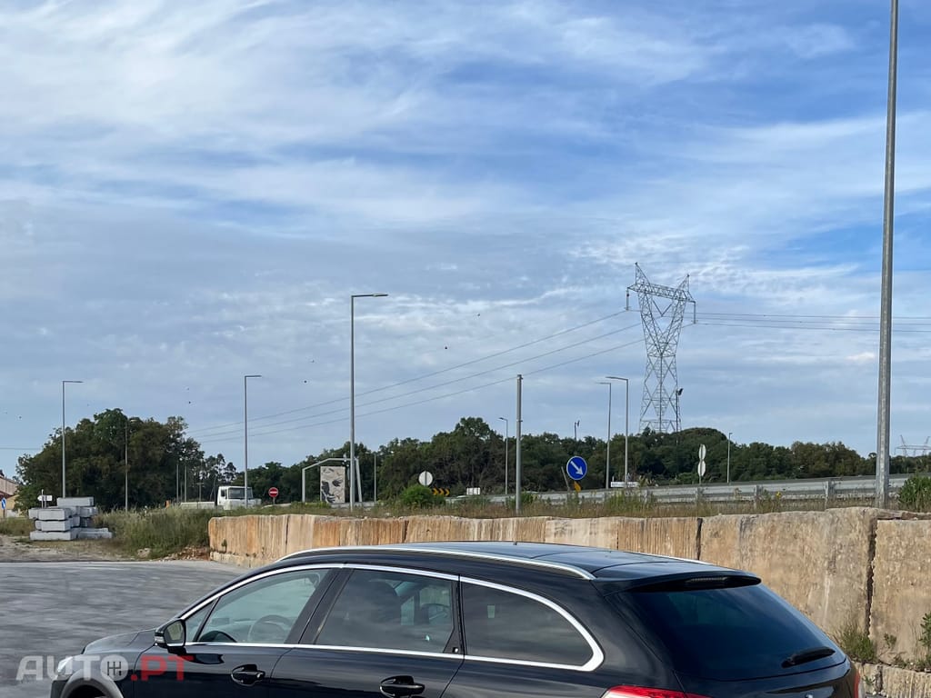 Peugeot 508 RXH Hybrid4 2-Tronic